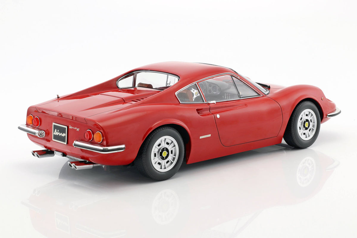 Red 1:12 Model Car I338