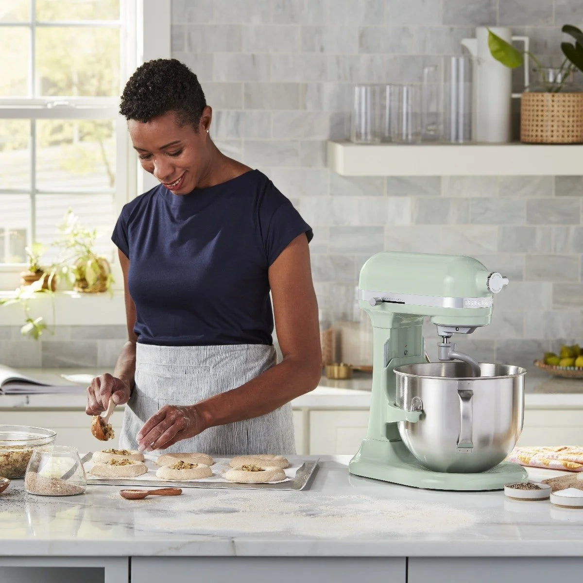 7 Quart Bowl-Lift Stand Mixer U19207