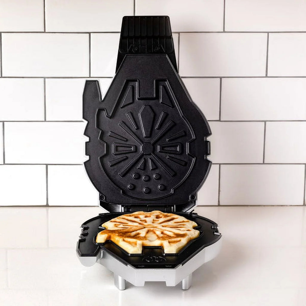 Star Wars Millennium Falcon Waffle Maker P4064