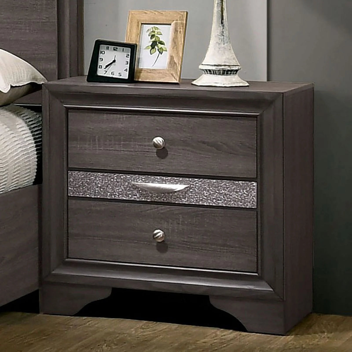 Gray Queen Size Solid Wood Bedroom Furniture 4pc Set L634