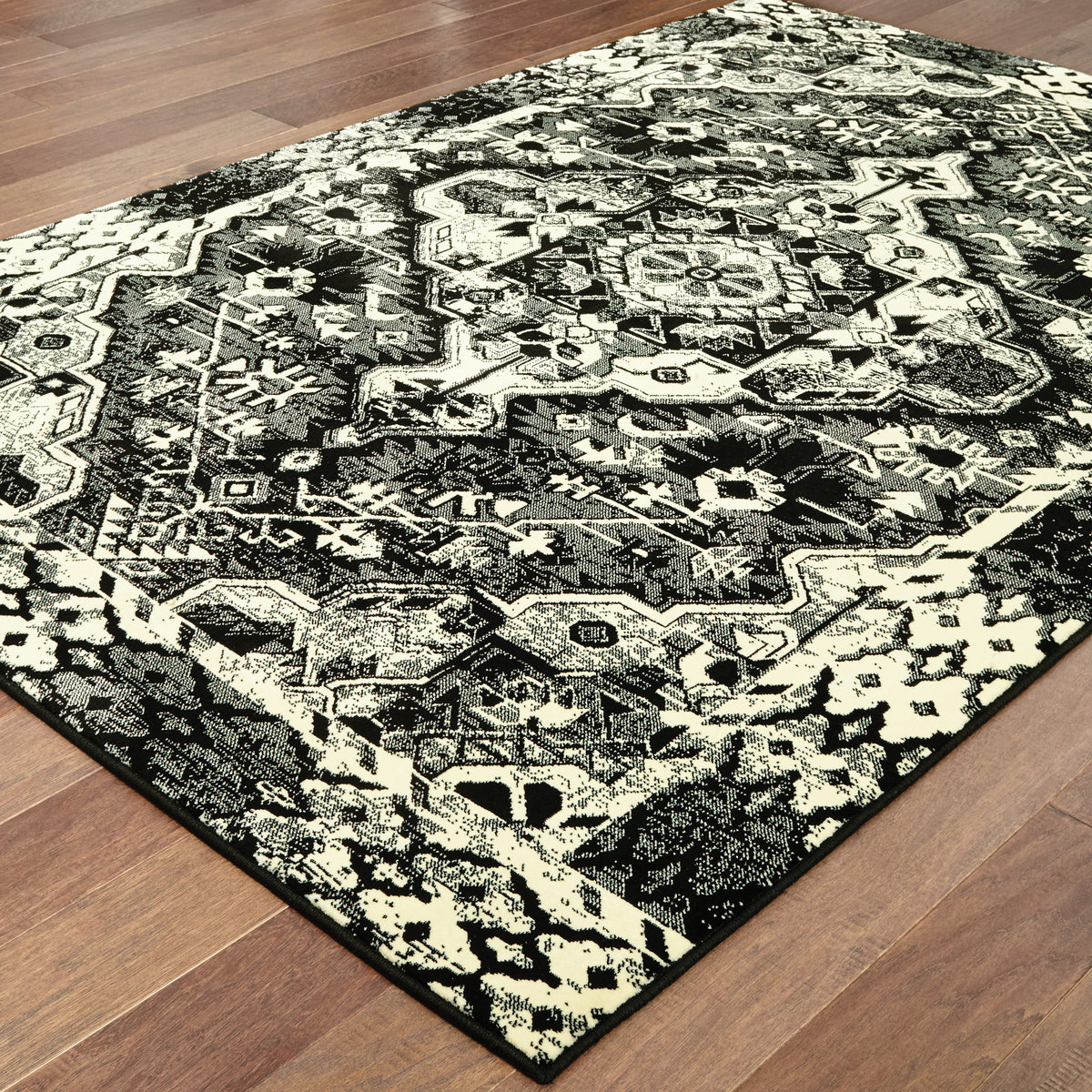 Moss Medallion Black Ivory Micro Fiber Rug 5'3" x 7'6" Y356014