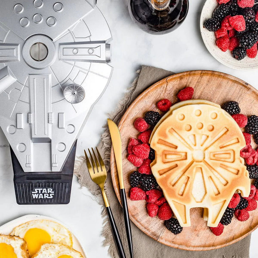 Star Wars Millennium Falcon Waffle Maker P4064