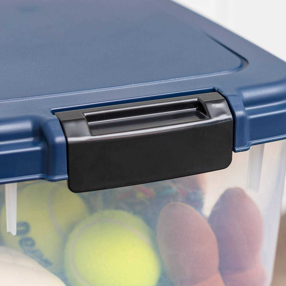 Airtight Pet Food Storage Container T949096