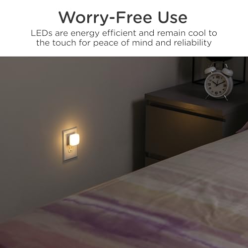 Mini Square LED Night Light, Plug-in, Dusk to Dawn Sensor, 4 Pack P894