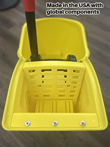 31 QT Yellow Mop Bucket and Wringer Combo on Wheels R457