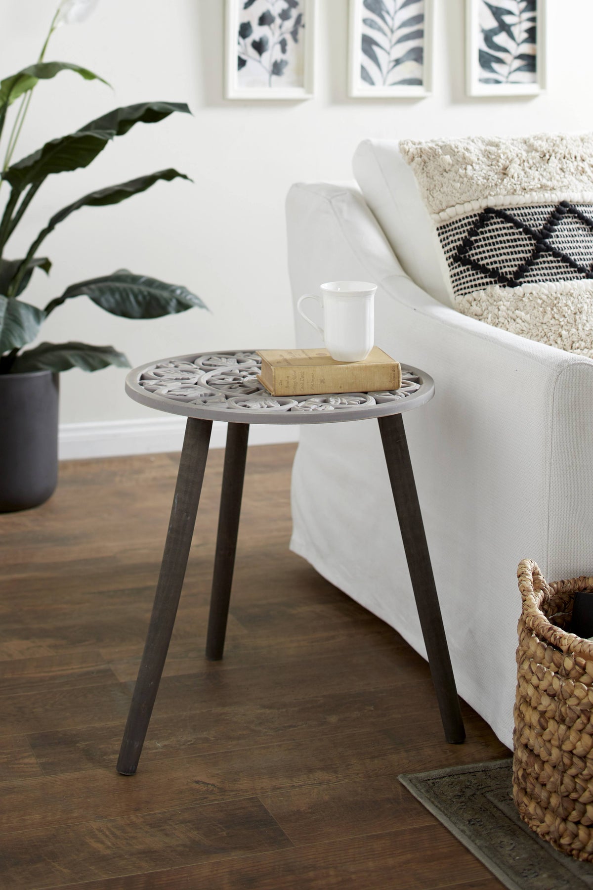 Gray Brown Carved Wood Round Accent Table R744808