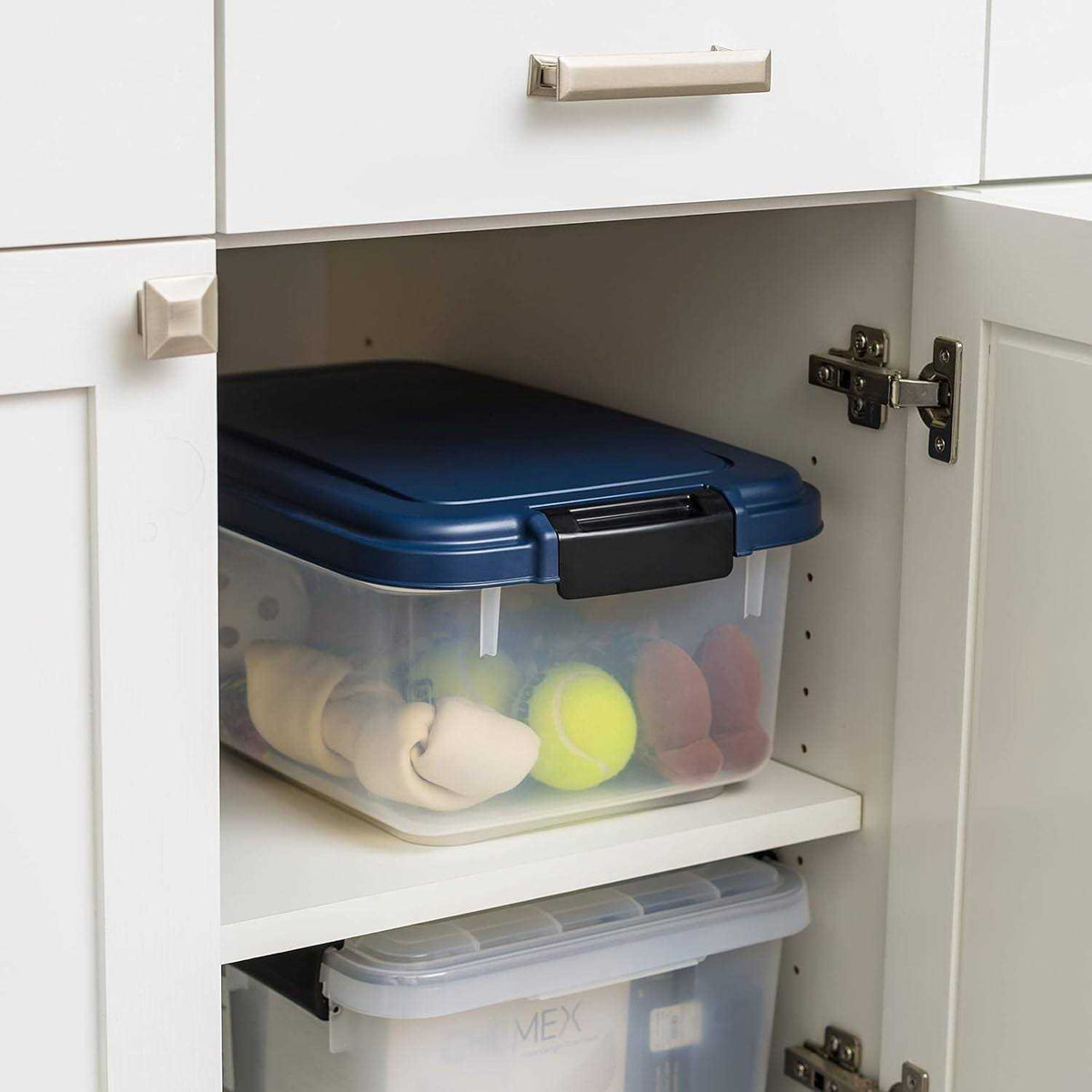 Airtight Pet Food Storage Container T949096