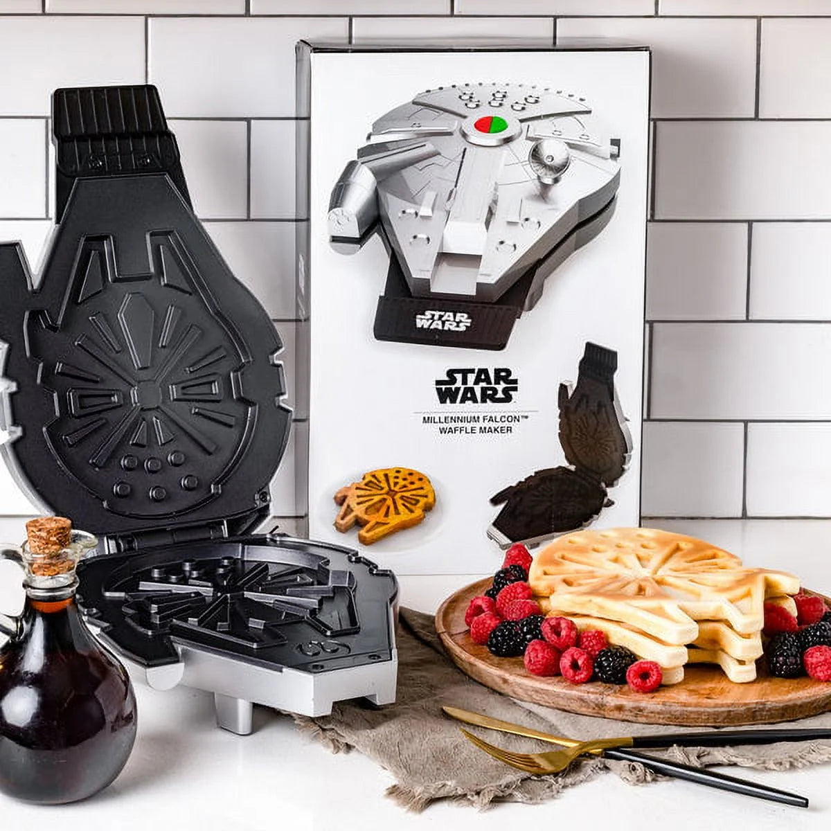 Star Wars Millennium Falcon Waffle Maker P4064