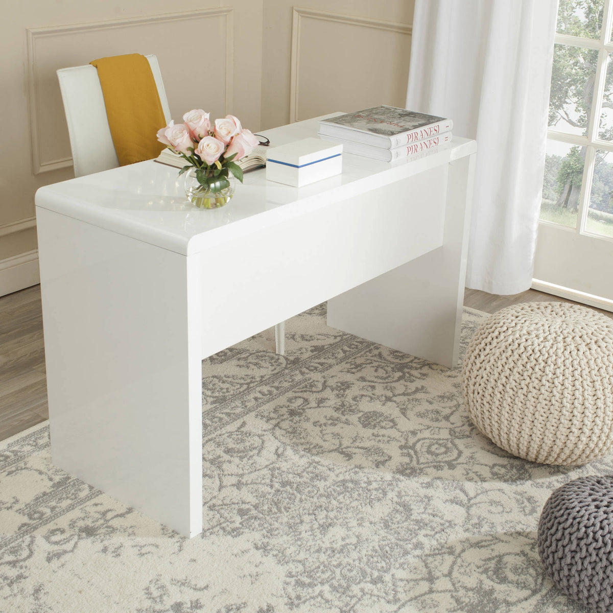 White Lacquer Writing Desk N750