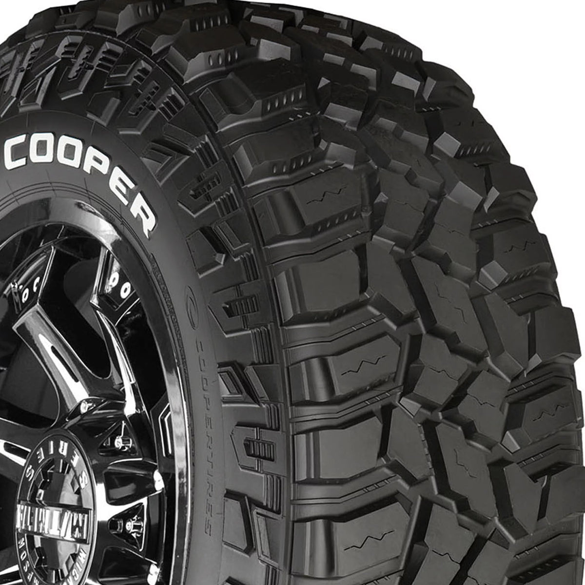 Mud Terrain Light Truck Tire X8225